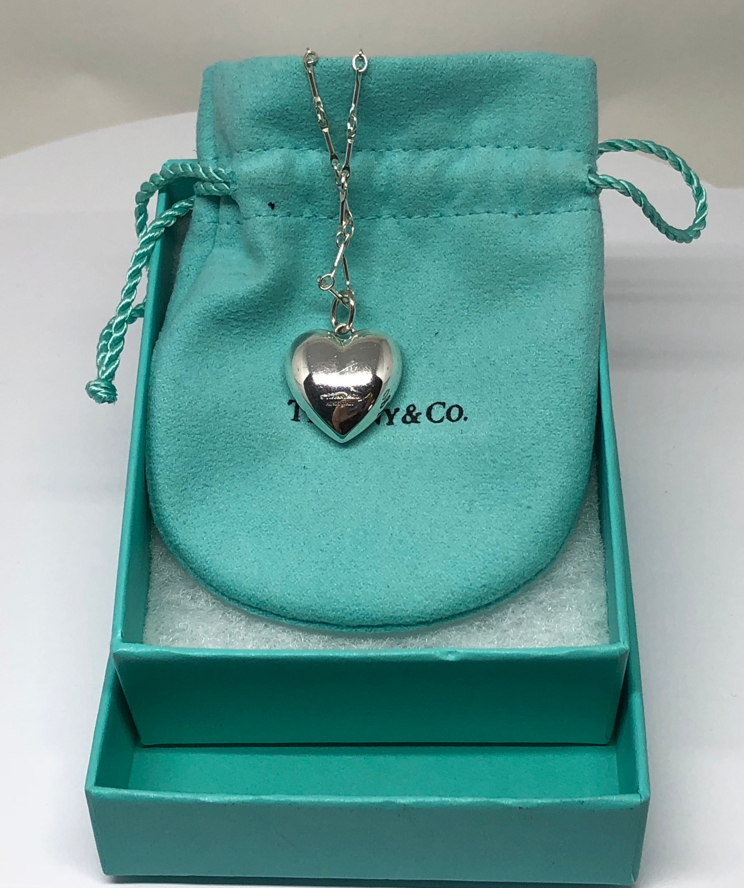 Tiffany & Co Sterling Silver Puffed Heart Necklace 18 – QUEEN MAY