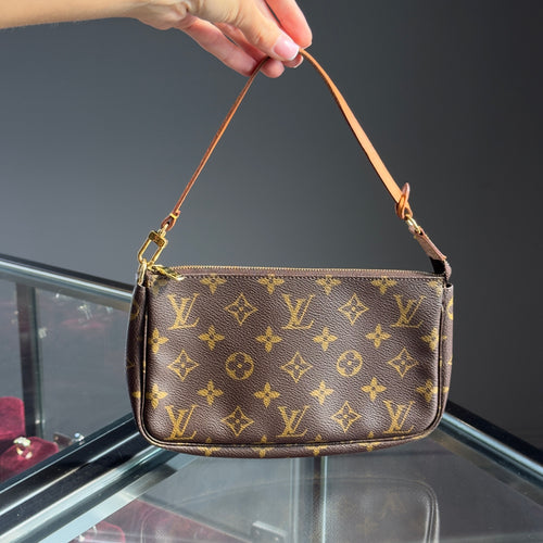 Louis Vuitton Pochette Monogram - Queen May