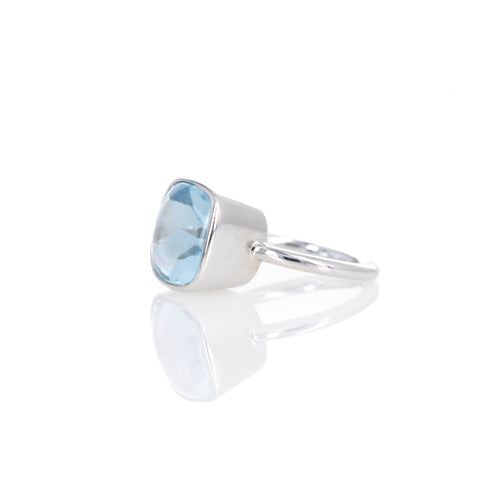 18K White Gold Cabochon Blue Topaz Bezel Gumdrop Ring - Queen May