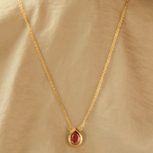 14K Yellow Gold Pear Rhodolite Garnet Bezel Pendant Necklace - Queen May