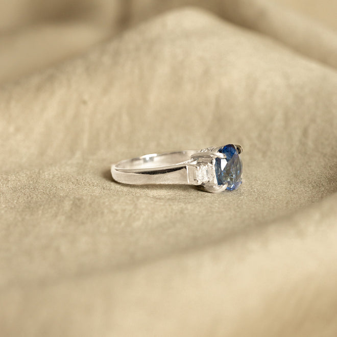 Festive Megan Superior 3-stone diamond ring 573-180-KK
