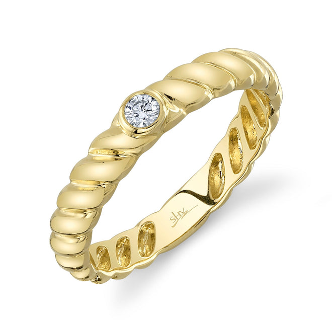 14K Gold 0.07 Carat Diamond Bezel Twist Ring - Queen May