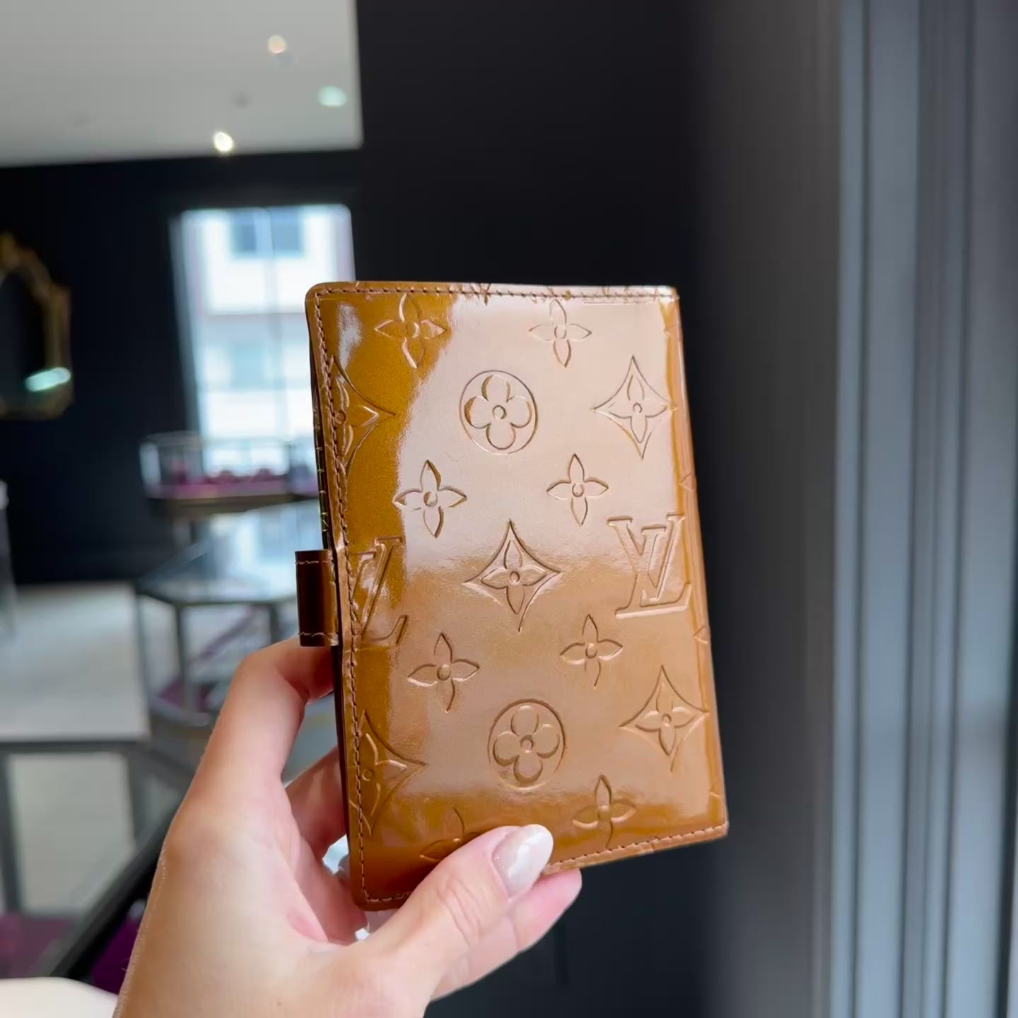 Louis Vuitton Monogram Vernis Agenda With Pen - Queen May