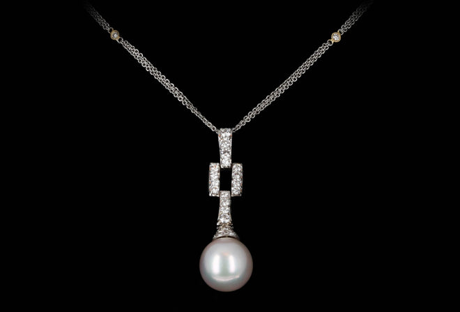 18K Gold 13.60mm South Sea Pearl Diamond Pendant Necklace - Queen May