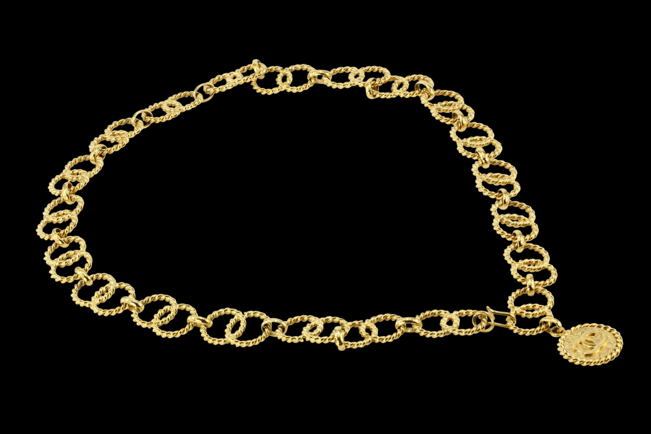 Channel Gold Metal Ring Chain Necklace or Belt with CC Medallion – QUEEN MAY