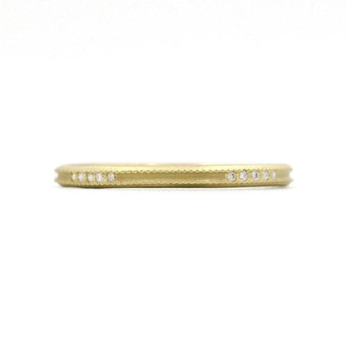 18K Yellow Gold Clover Milgrain Diamond Band Size 7 - Queen May