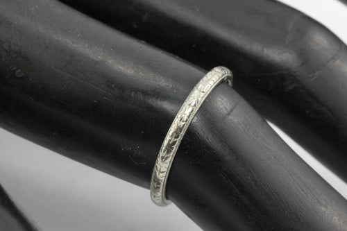 18K White Gold Art Deco Etched Wedding Band - Queen May