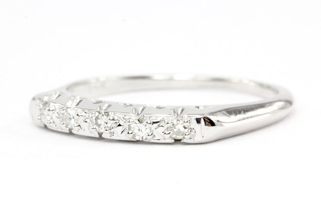 14K White Gold .1 CTW Diamond Band - Queen May