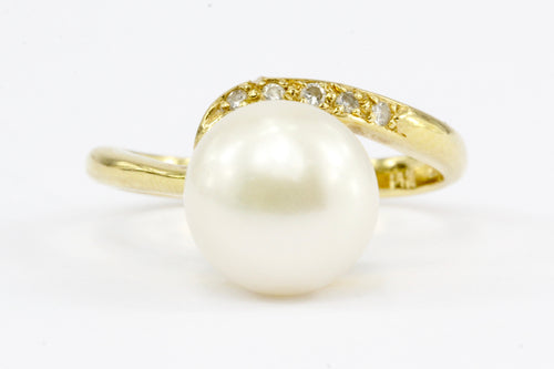 18K Yellow Gold 10mm Pearl and Diamond Ring Size 7 - Queen May
