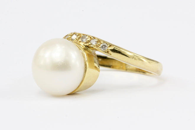 18K Yellow Gold 10mm Pearl and Diamond Ring Size 7 - Queen May