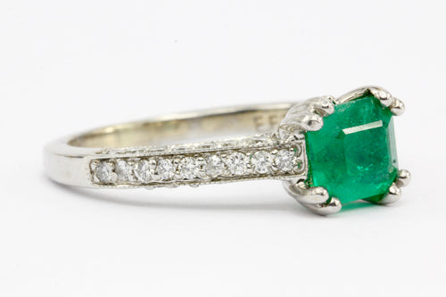 18K White Gold Emerald & Diamond Engagement Ring - Queen May