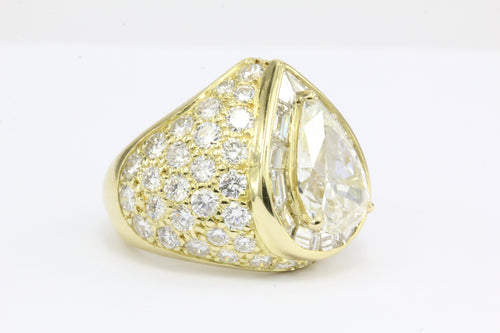 Modern 18K Yellow Gold 3.51 Carat Pear Shaped Diamond Ring GIA Certified - Queen May