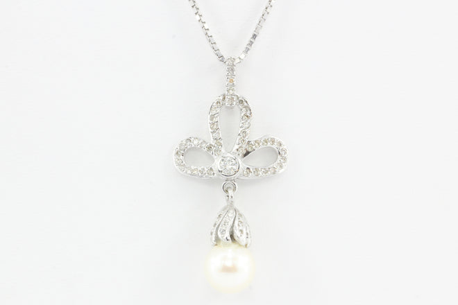 18K White Gold Diamond & Pearl Trefoil Drop Necklace - Queen May