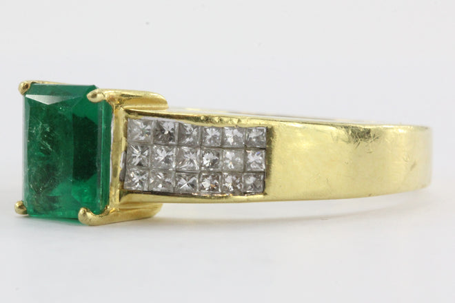 18k Gold 1.5 Carat Emerald & Pave Set Diamond Ring - Queen May