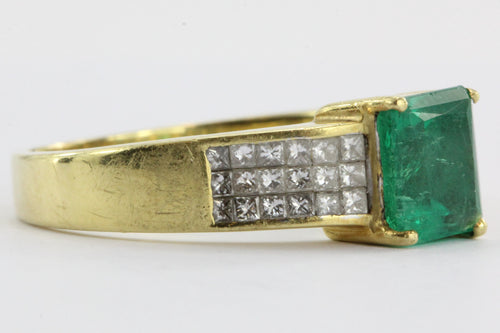 18k Gold 1.5 Carat Emerald & Pave Set Diamond Ring - Queen May