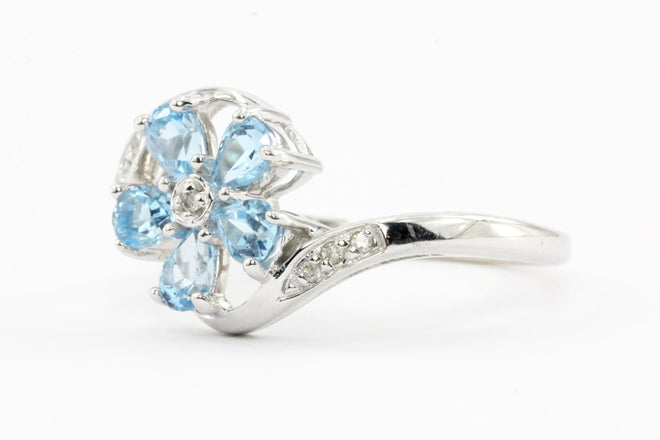 14k White Gold Blue Topaz & Diamond Flower Ring Size 7 - Queen May