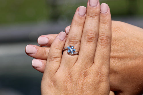 14k White Gold Blue Topaz & Diamond Flower Ring Size 7 - Queen May