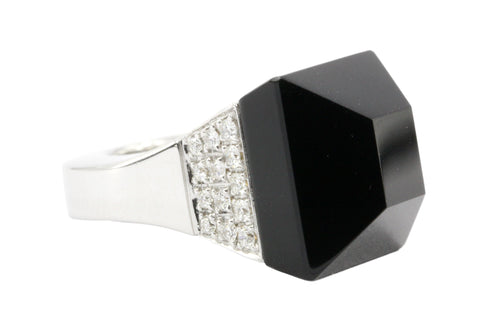 Gucci 18k White Gold Diamond and Onyx Chiodo Ring - Queen May