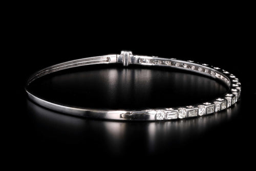 Modern 18K White Gold 1.5 Carat Total Round Brilliant and Baguette Cut Diamond Bangle - Queen May