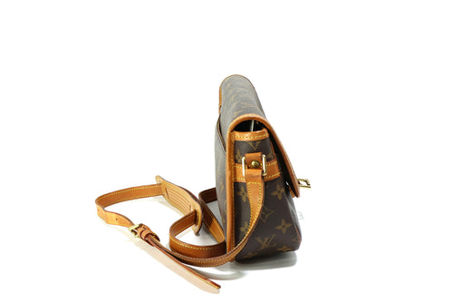 Louis Vuitton Brown Monogram Sologne Leather Cloth ref.213705 - Joli Closet