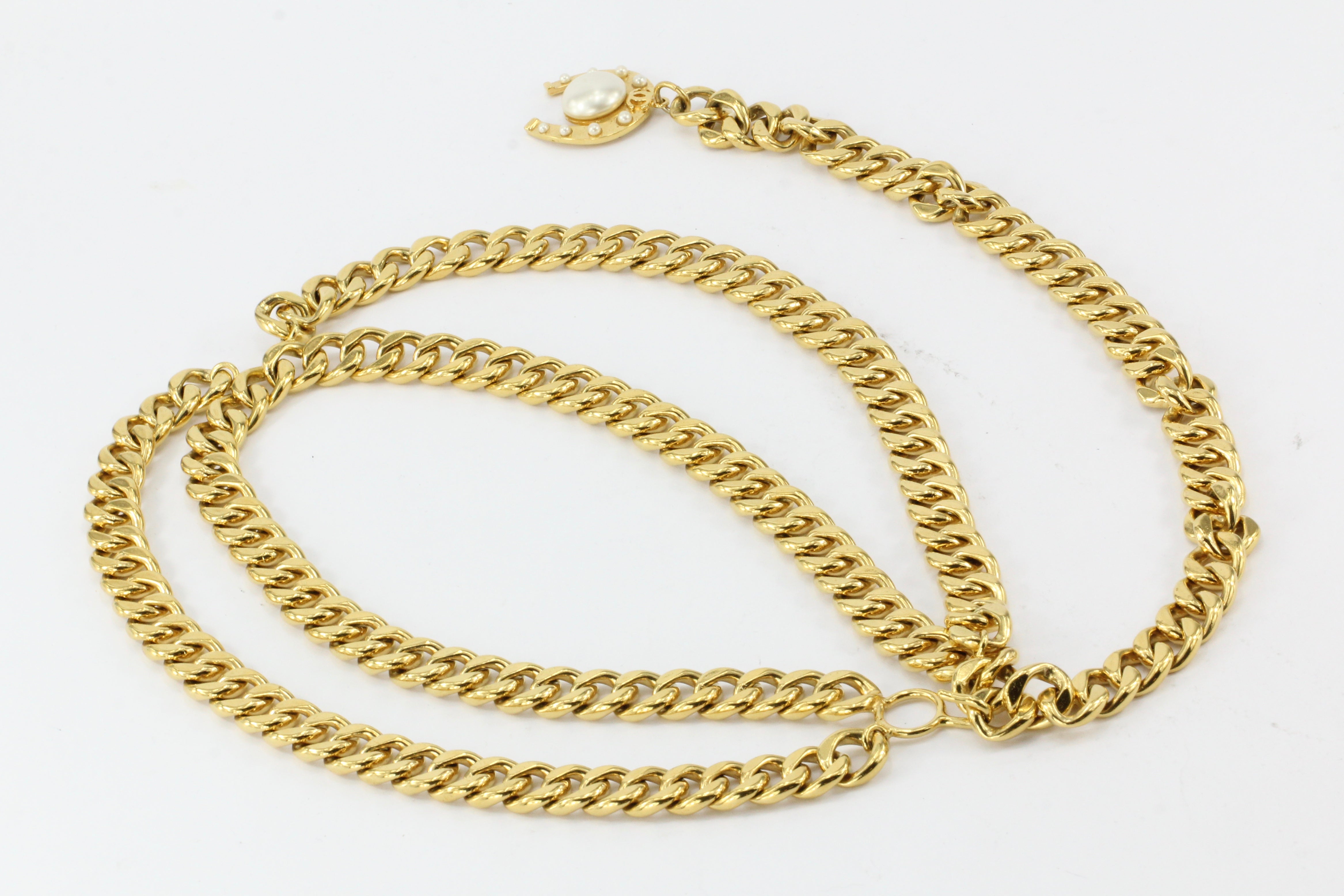Chanel Gold tone Horseshoe Faux Pearl Medallion Heavy Chain Belt/Necklace