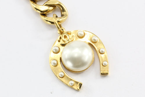 Chanel Gold tone Horseshoe Faux Pearl Medallion Heavy Chain Belt/Necklace