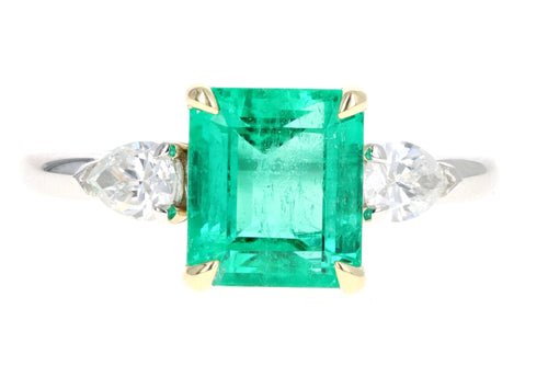 Platinum and 18K Yellow Gold 2.90 Carat Colombian Emerald and Diamond Ring AGL Certified - Queen May