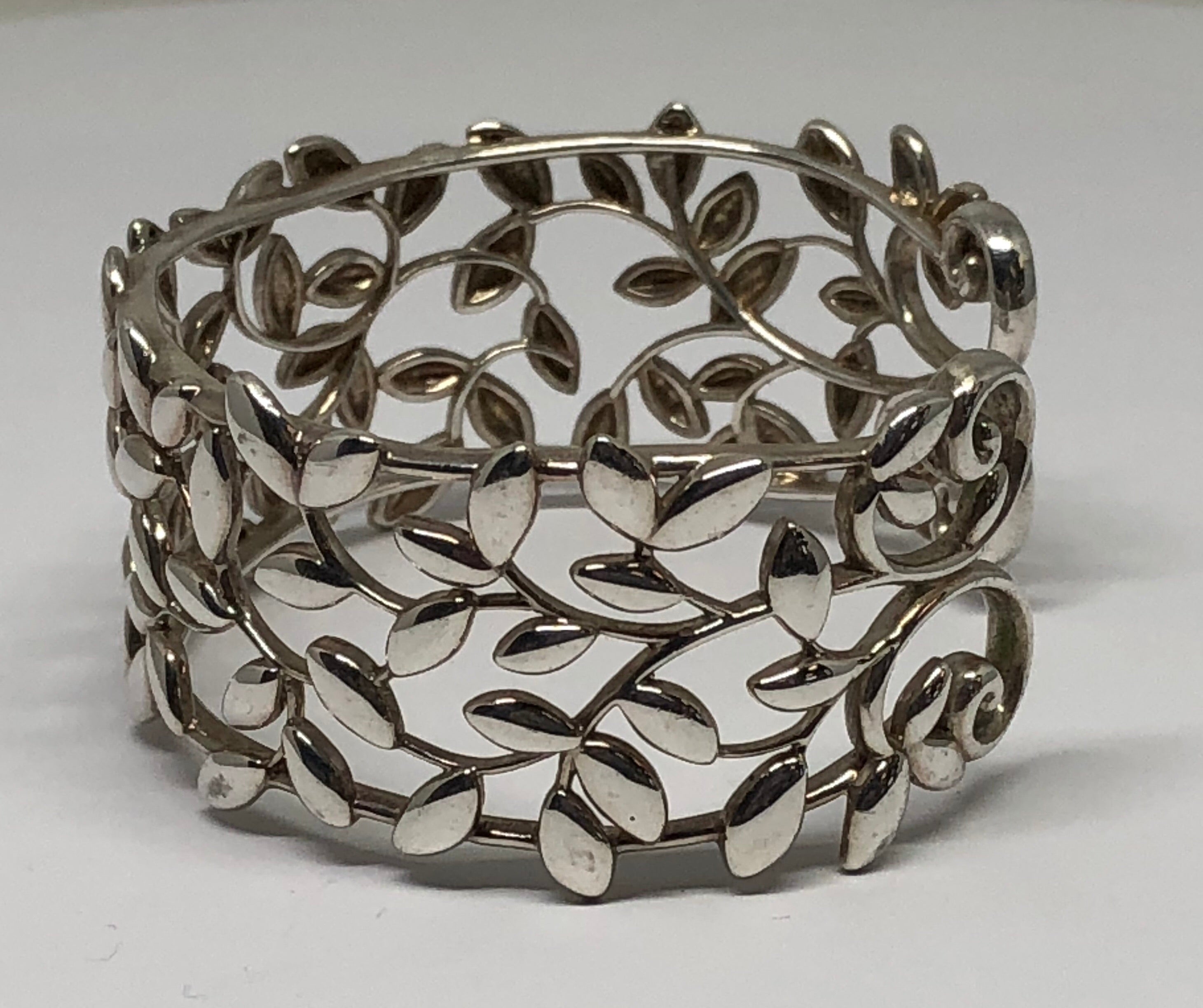 Tiffany olive leaf bracelet on sale gold