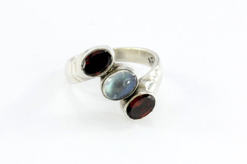 Vintage Sterling Silver Garnet & Moonstone Ring - Queen May