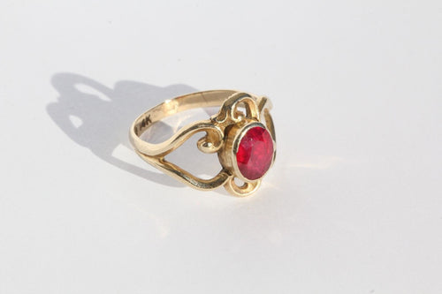 Vintage 14K Gold & Ruby Rocco Scroll Ring - Queen May