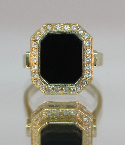 Authentic La Triomphe 18K Gold Diamond & Onyx Ring - Queen May